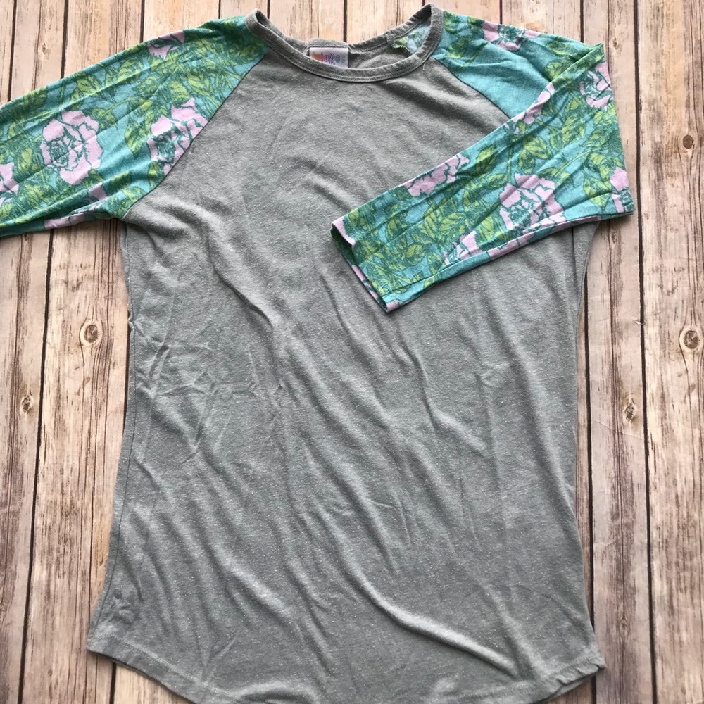 LULAROE Rose Randy tee